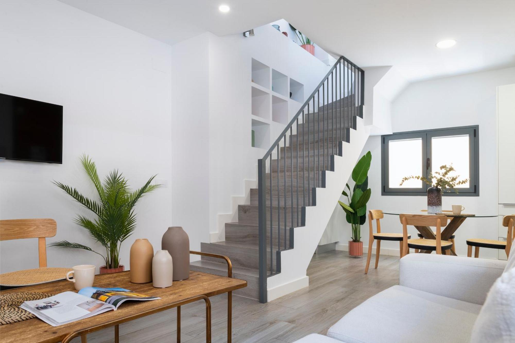 Suites Maestranza - Herreria By Magno Apartments — Photos 1